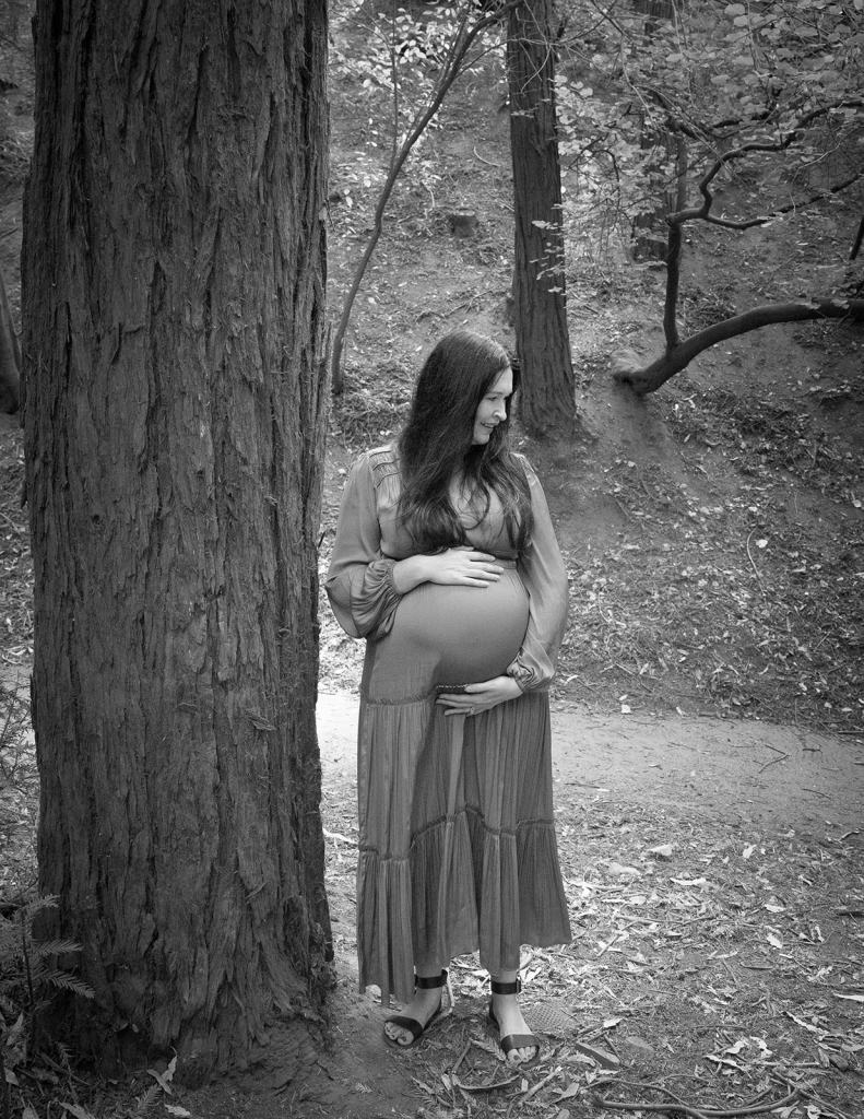 Outdoor maternity session in Dracena Quarry Park 