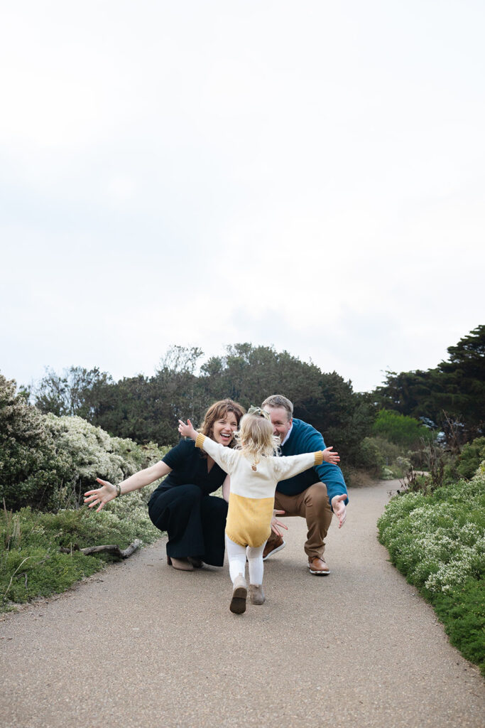 Outdoor San Francisco family photos at Lands End