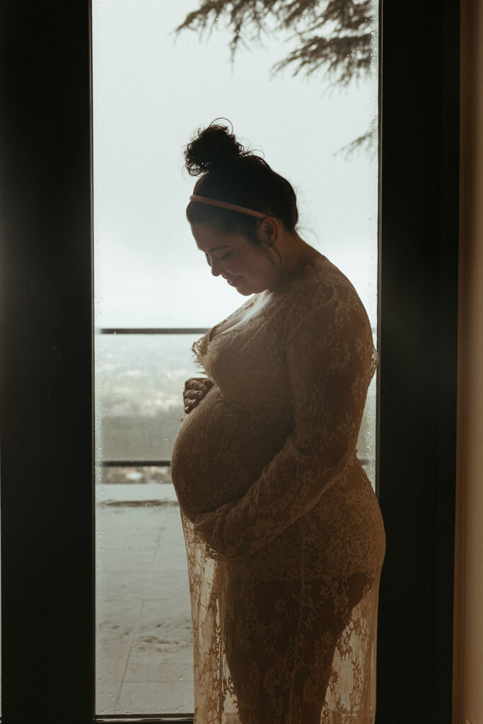 Pregnant mother posing for photos in her home in the Bay Area